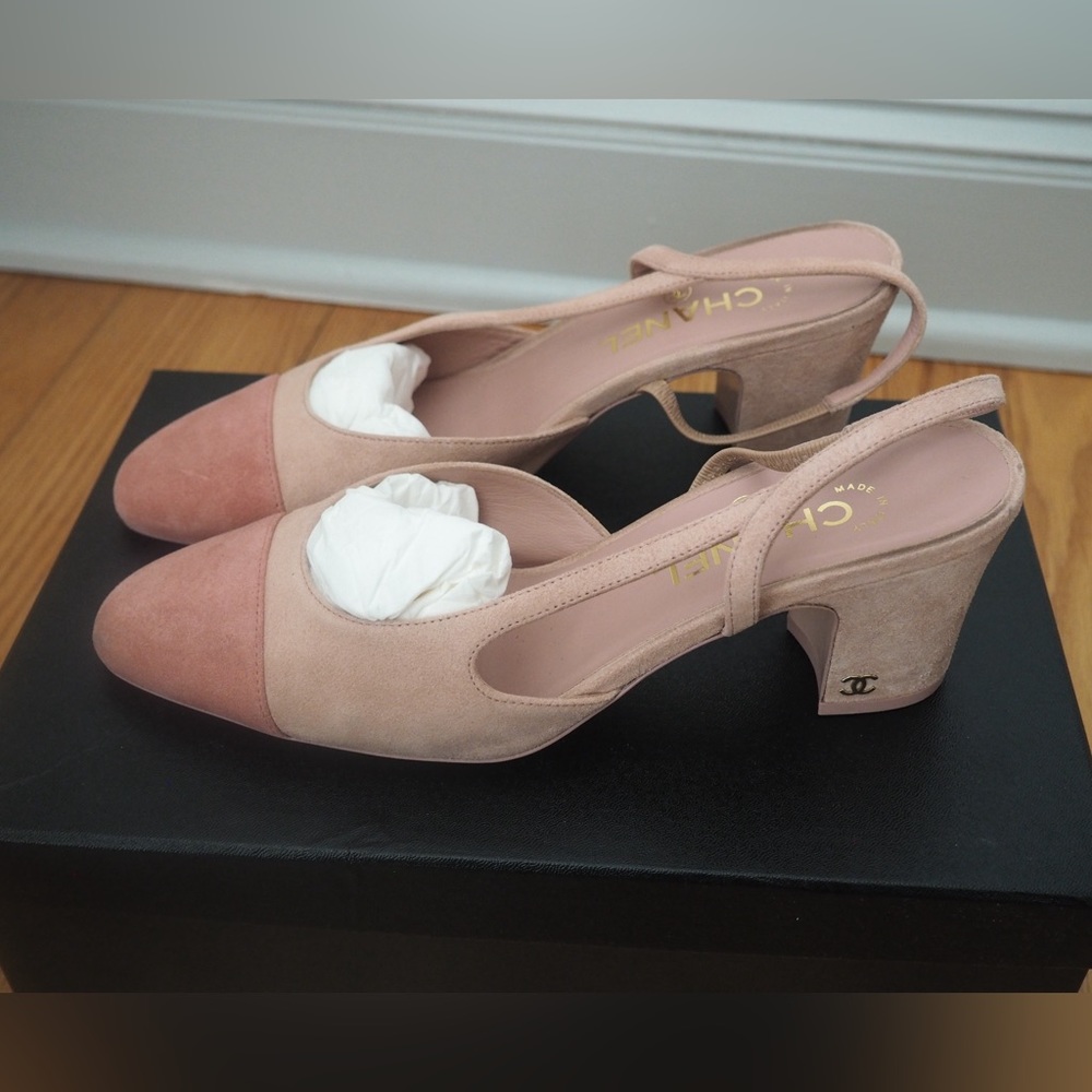 Like New, Rare Two-Tone Rose Suede Chanel Slingback Heels. Size 39